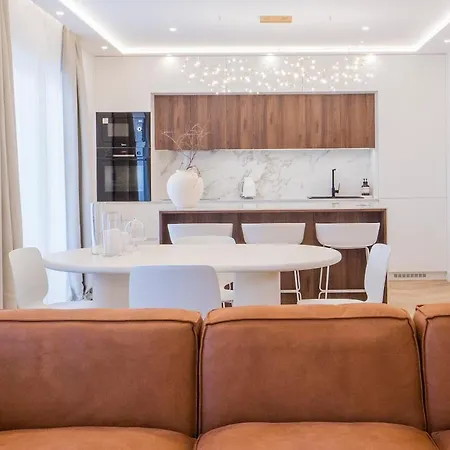 Boutique Design Apartment, Split- Quiet Base Near The Old Town