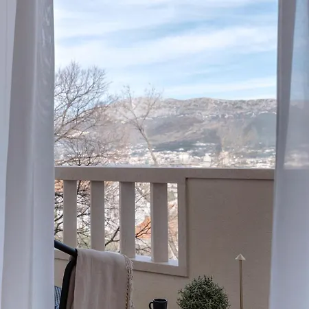 Boutique Design Apartment, Split- Quiet Base Near The Old Town Apartament