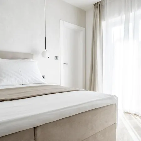 Boutique Design Apartment, Split- Quiet Base Near The Old Town *