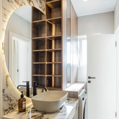 Boutique Design Apartment, Split- Quiet Base Near The Old Town Split