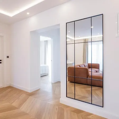 Boutique Design Apartment, Split- Quiet Base Near The Old Town Apartament *