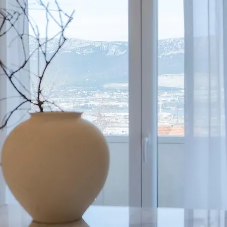 Boutique Design Apartment, Split- Quiet Base Near The Old Town Apartament