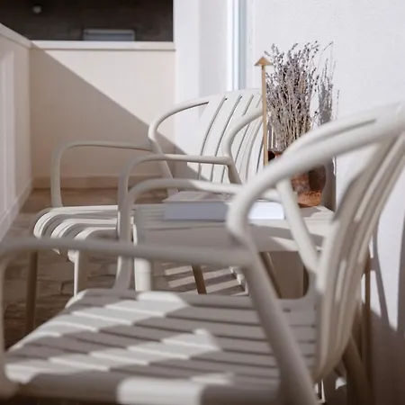Boutique Design Apartment, Split- Quiet Base Near The Old Town
